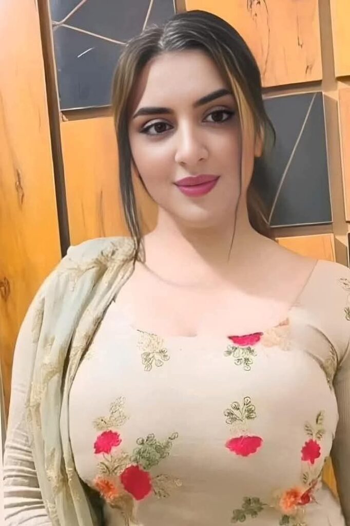 Escort in Gulberg Lahore